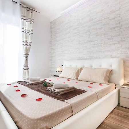 דירות ורונה Residenza Larissa Luxury 1 מראה חיצוני תמונה