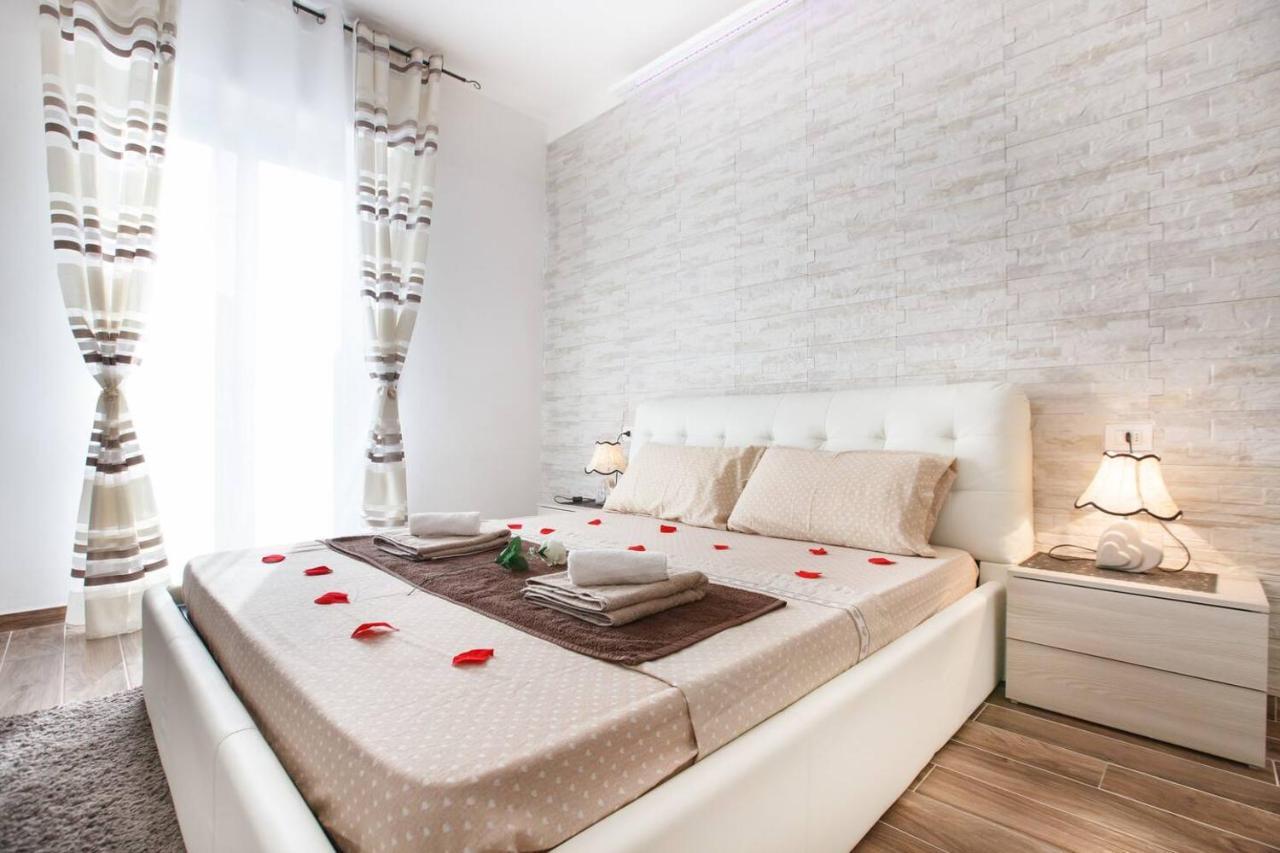 דירות ורונה Residenza Larissa Luxury 1 מראה חיצוני תמונה