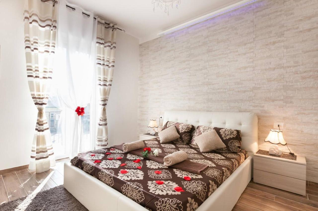 דירות ורונה Residenza Larissa Luxury 1 מראה חיצוני תמונה